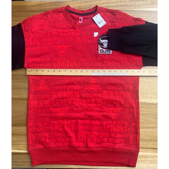 NBA Chicago Bulls Mens Red & Black Crewneck Sweatshirt Size Small - Picture 7 of 15